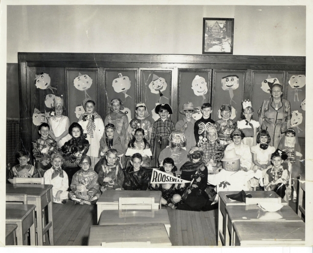 1954 3rd Grade Roosevelt School - Holloween
