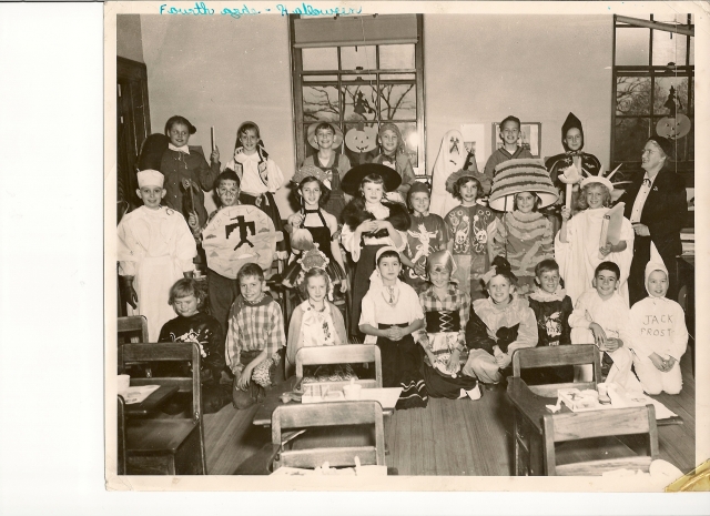 Mrs. Liddys 4th Grade Class-Halloween 1952. RHS Class of 61.
Bottom Row(L to R): Ginny Pavelec, Bill Baker, Rose Marie Duff, Janet Reed, Marge Orton, Billy Megee, ______, Peter Thompson, Jane Banghart.
Middle Row(L to R): Buddy Robinson, Ira Nadel?, Ann